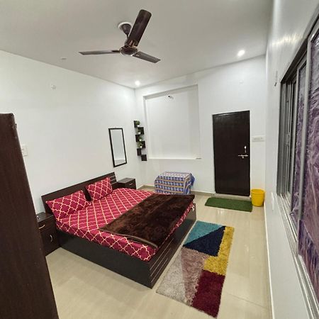 Srivastavas Home Allāhābād Junction 外观 照片