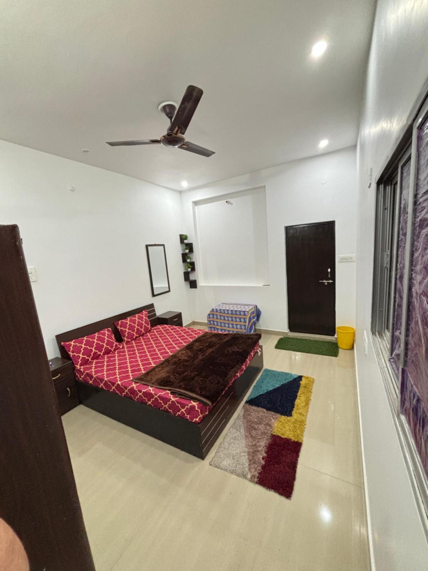 Srivastavas Home Allāhābād Junction 外观 照片
